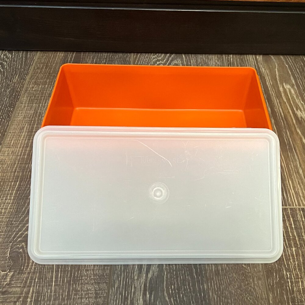 Tupperware Rectangular Container with Lid - Picture 5 of 10